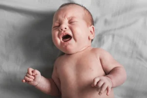 colicos_en_bebes_tratamiento_HealingHouse